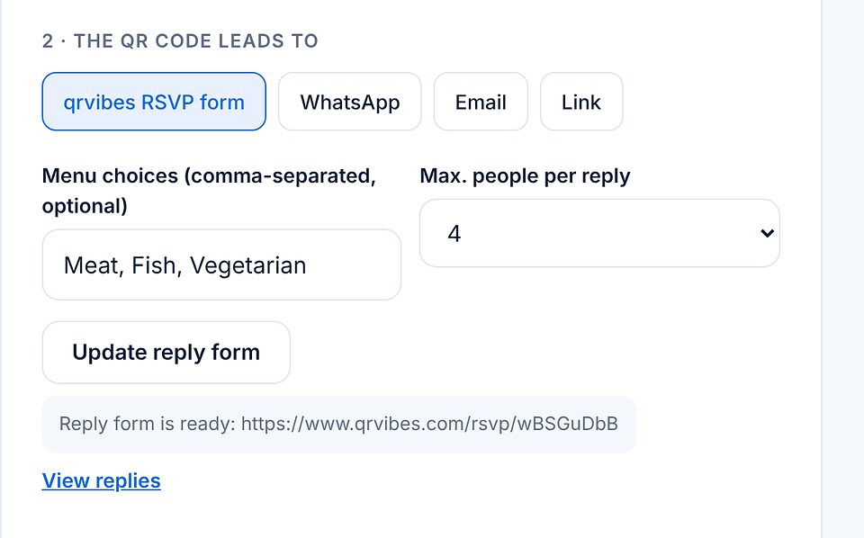 Блок выбора цели QR-кода с выбранной формой RSVP от qrvibes, вариантами меню, максимальным числом человек, кнопкой обновления формы и ссылкой на ответы.